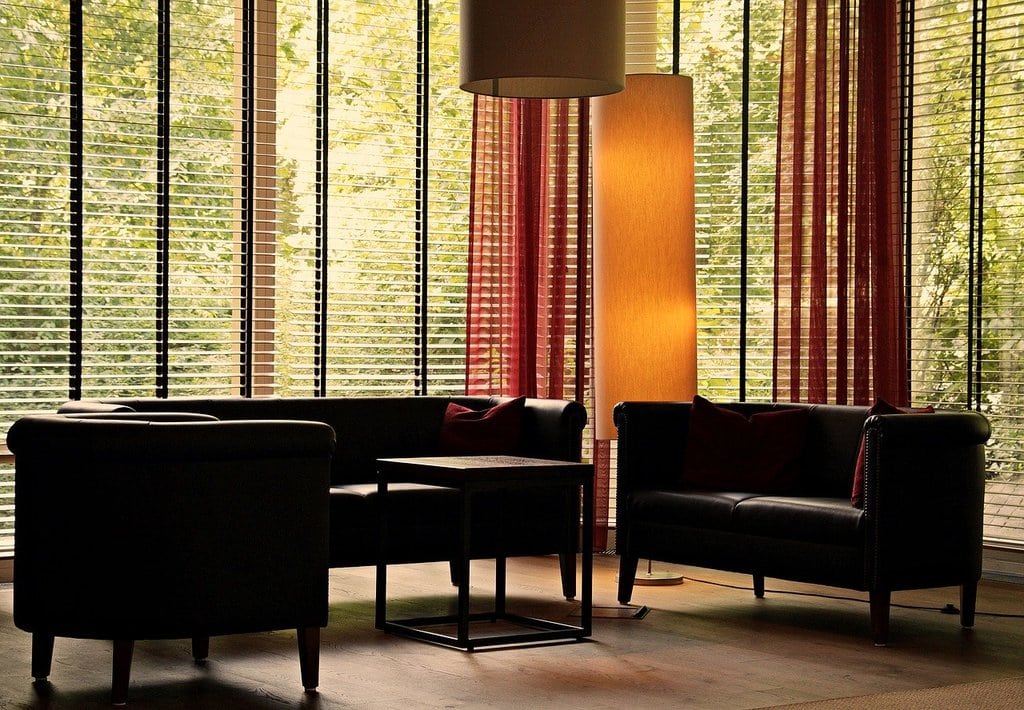 Penser un intérieur chaleureux avec des matériaux naturels